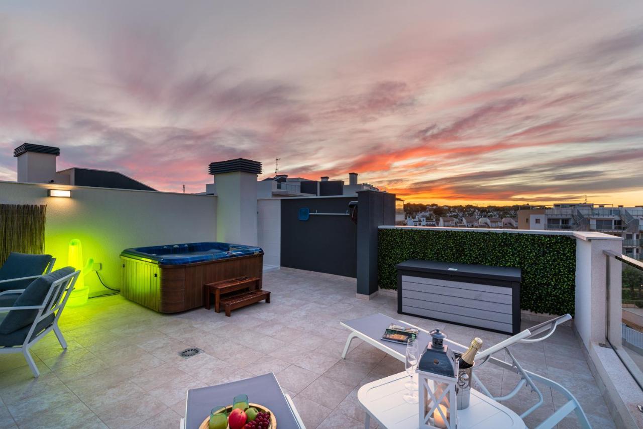La Zenia Cocoon: Luxury Penthouse with Jacuzzi & Wellness Amenities Apartment Dehesa de Campoamor  Exterior photo